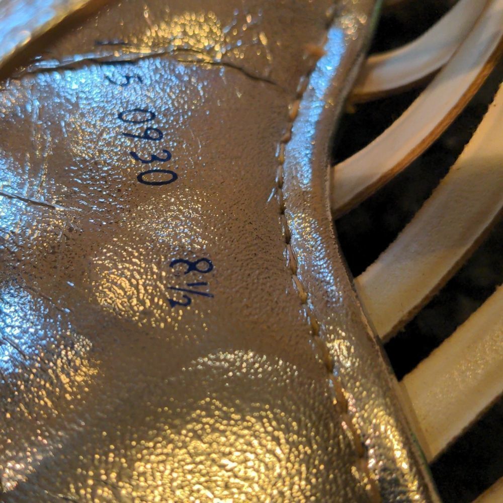 VTG Elegant Creations Silver Sandals Size 8.5 - Picture 9 of 12